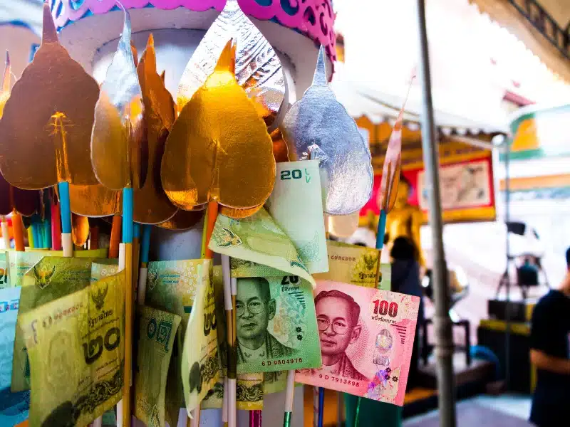 Dinero tailandés